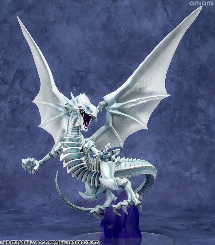 Yu-Gi-Oh! Action Figure Blue-Eyes White Dragon 20cm